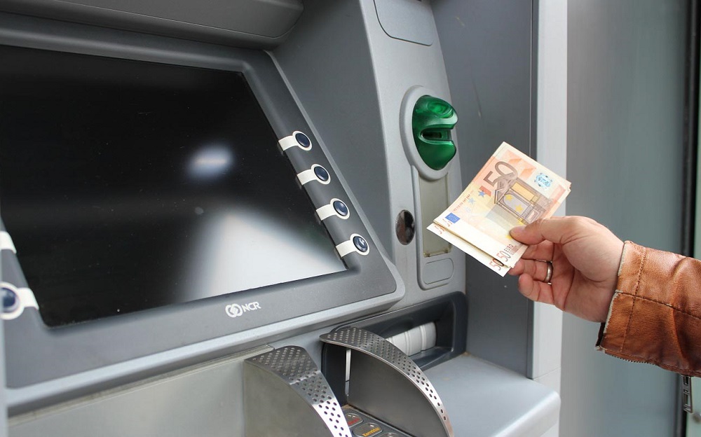 Rreth 3.5 mln llogari bankare ne Shqiperi, 56 per qind zoterohen nga meshkujt